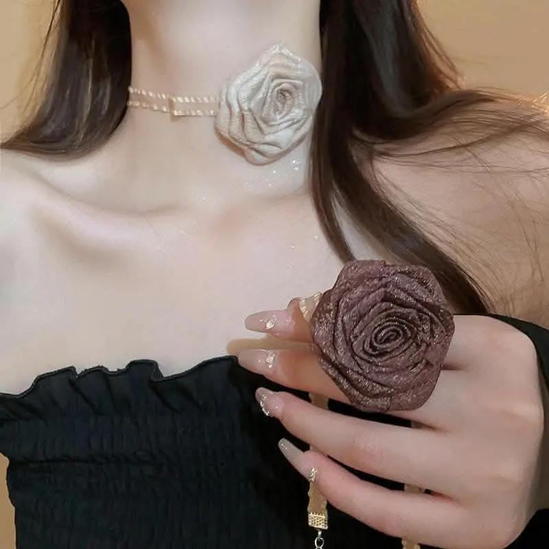 Elegant 3D rose alloy charm necklace - Love Salve